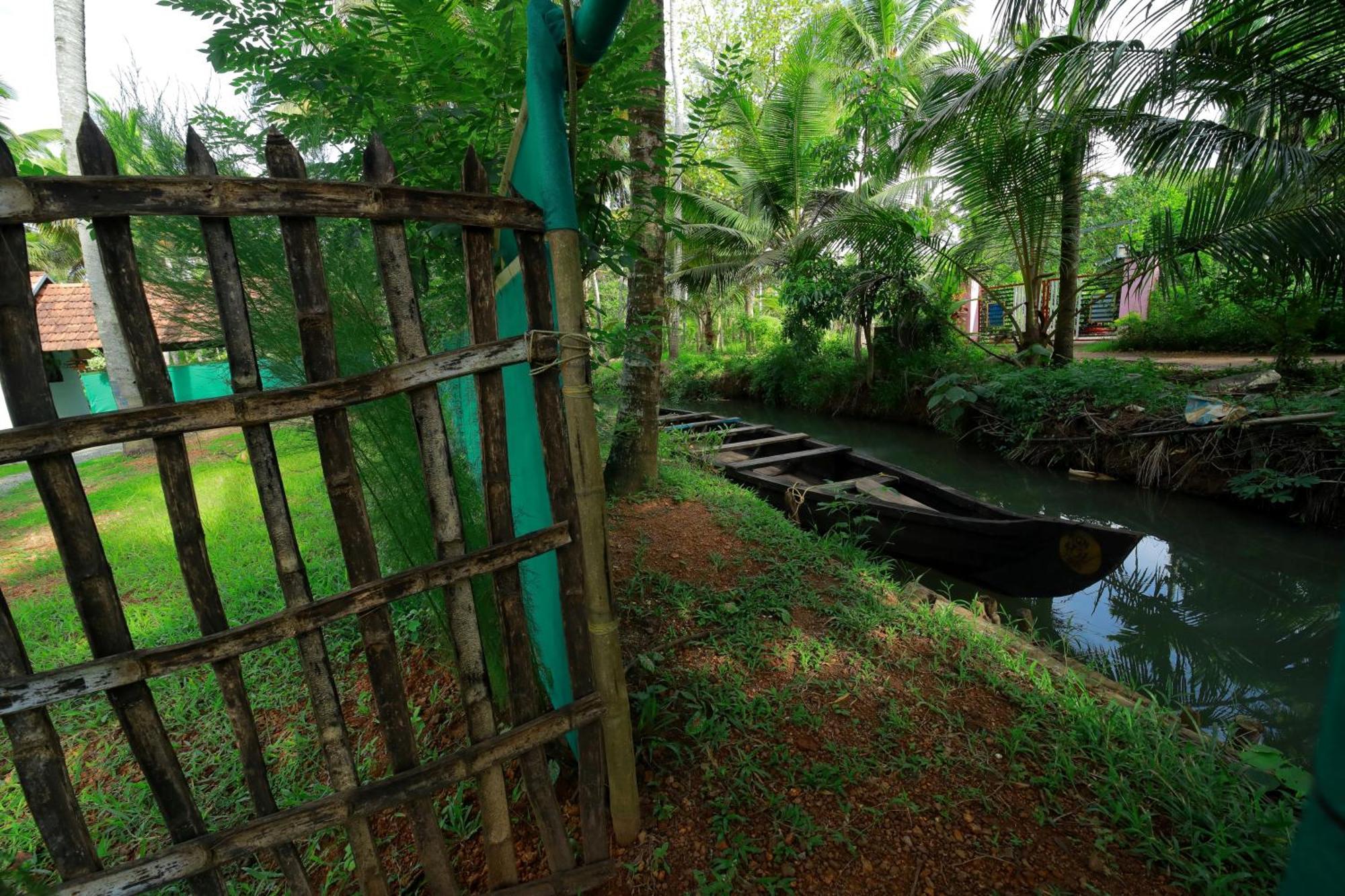 Prakruthi Residency Munroeisland Apartment Mundrothuruth Luaran gambar